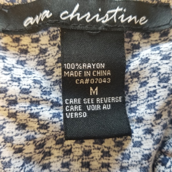 Sleeveless Tie Front Blouse / Tank - Picture 4 of 6